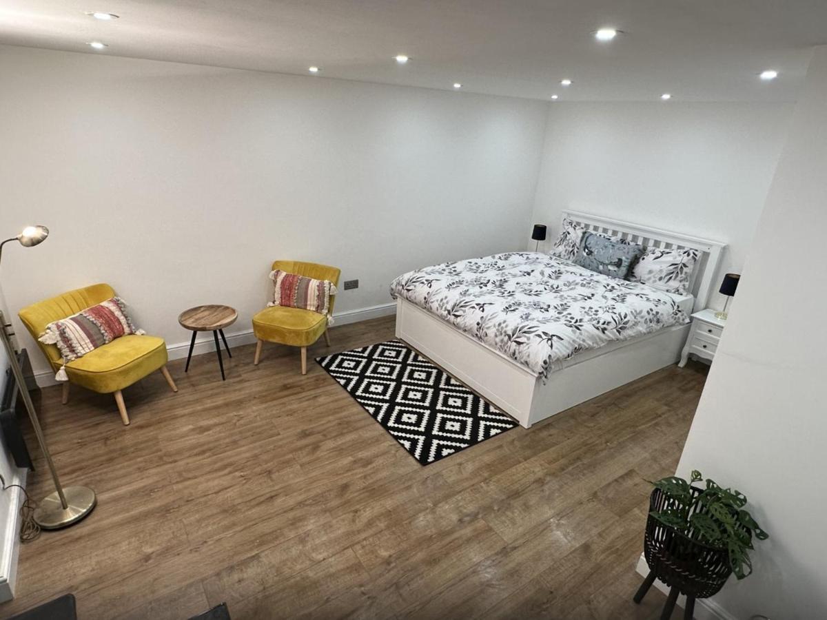 Touchwood Lägenhet Isleworth Exteriör bild